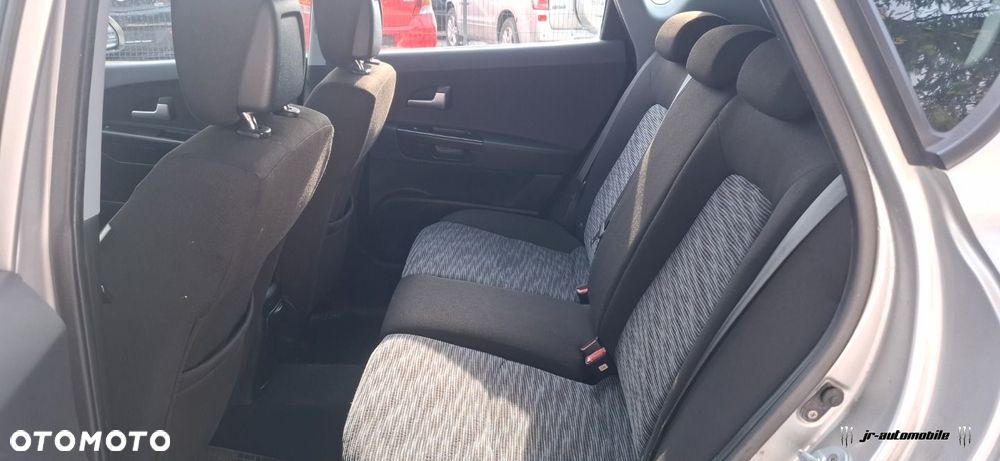 Kia Ceed - 12