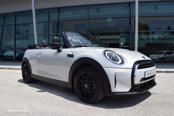 MINI Cabrio Cooper Premium Essential Auto