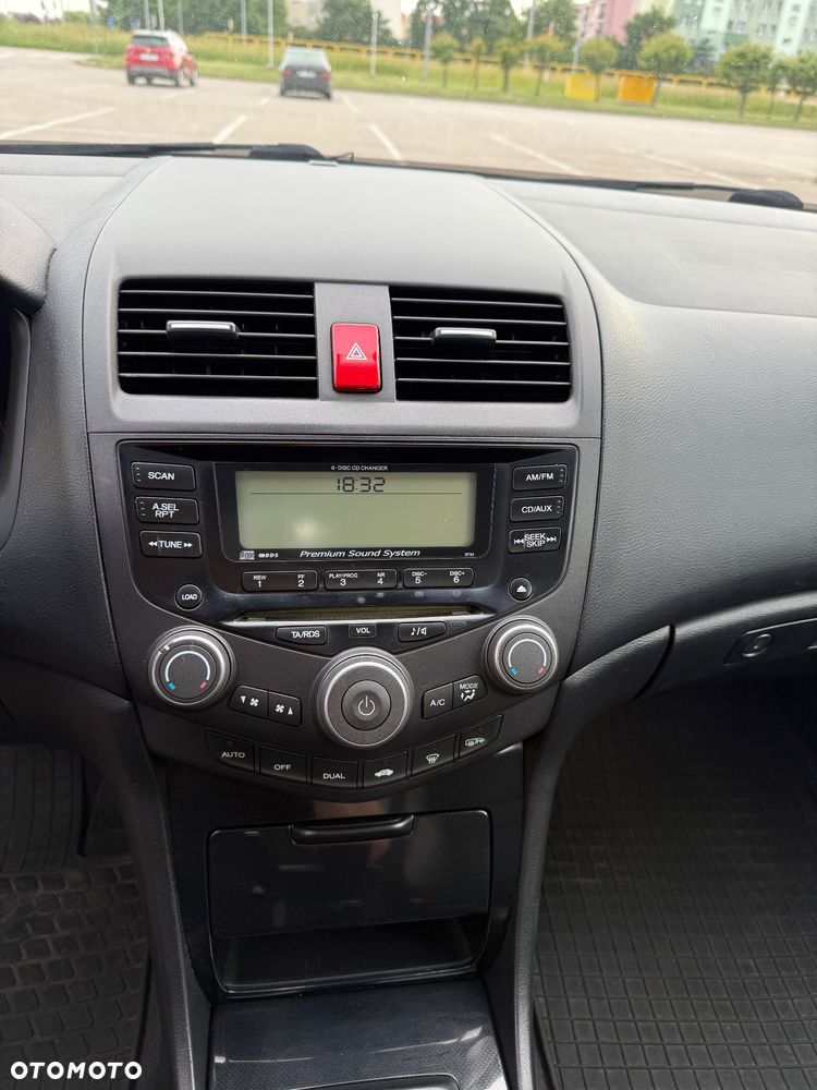 Honda Accord 2.0 Executive - 11