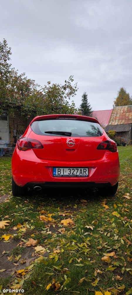 Opel Astra 1.6 Turbo Cosmo - 9