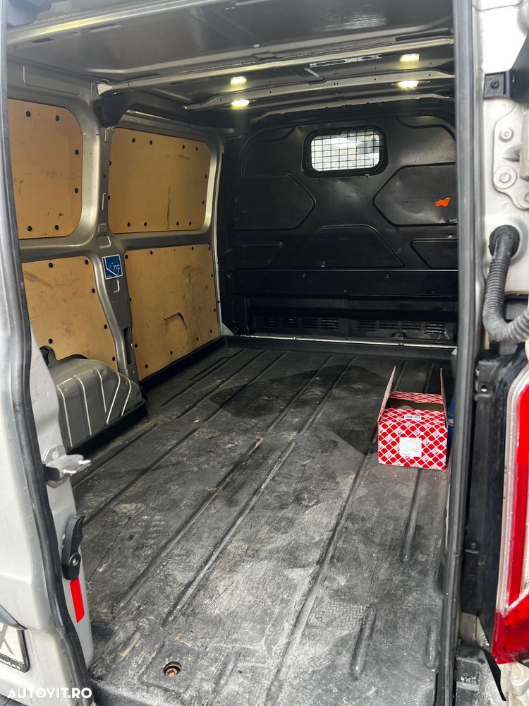 Ford Tranzit Custom - 10