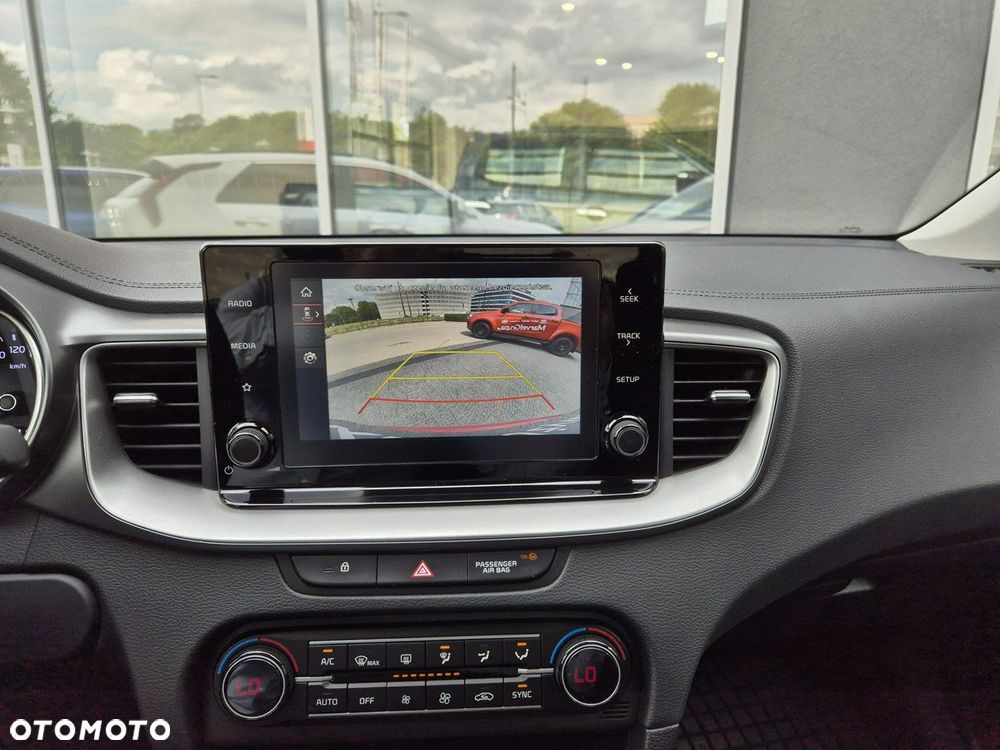Kia XCeed 1.5 T-GDI M - 26