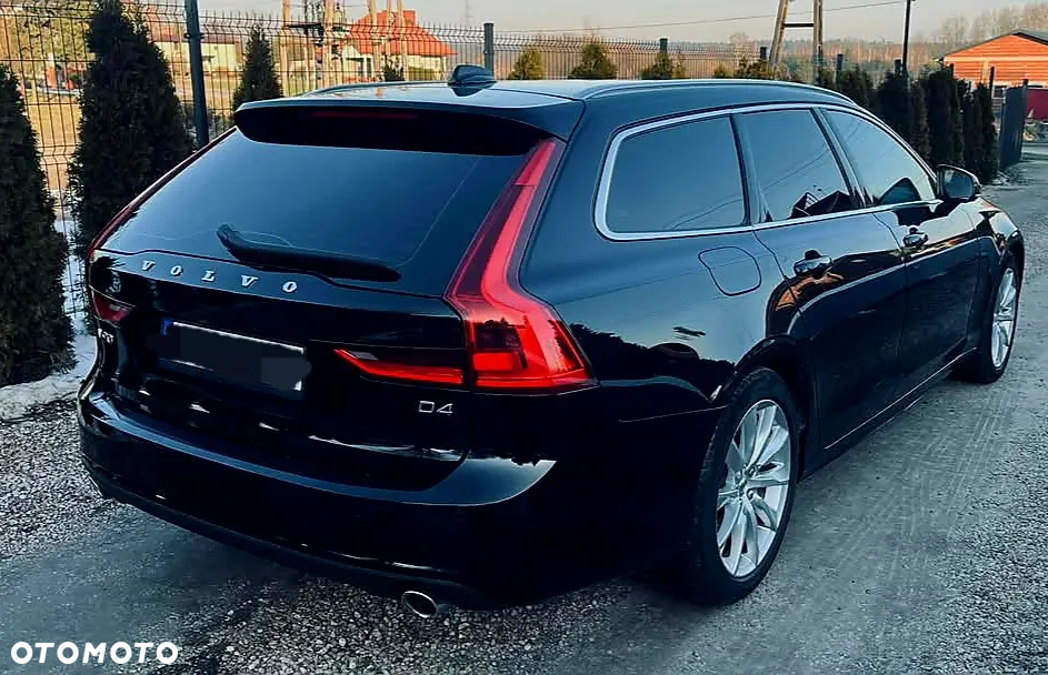 Volvo V90 D4 AWD Momentum Pro - 4