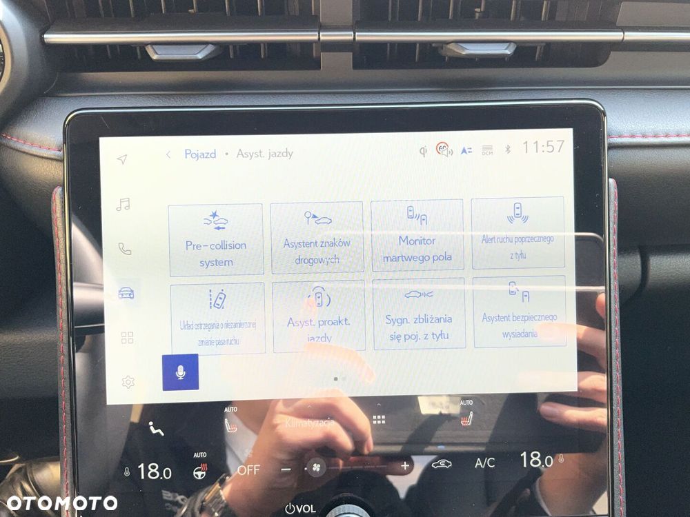 Lexus LBX 1.5 Hybrid Emotion - 29