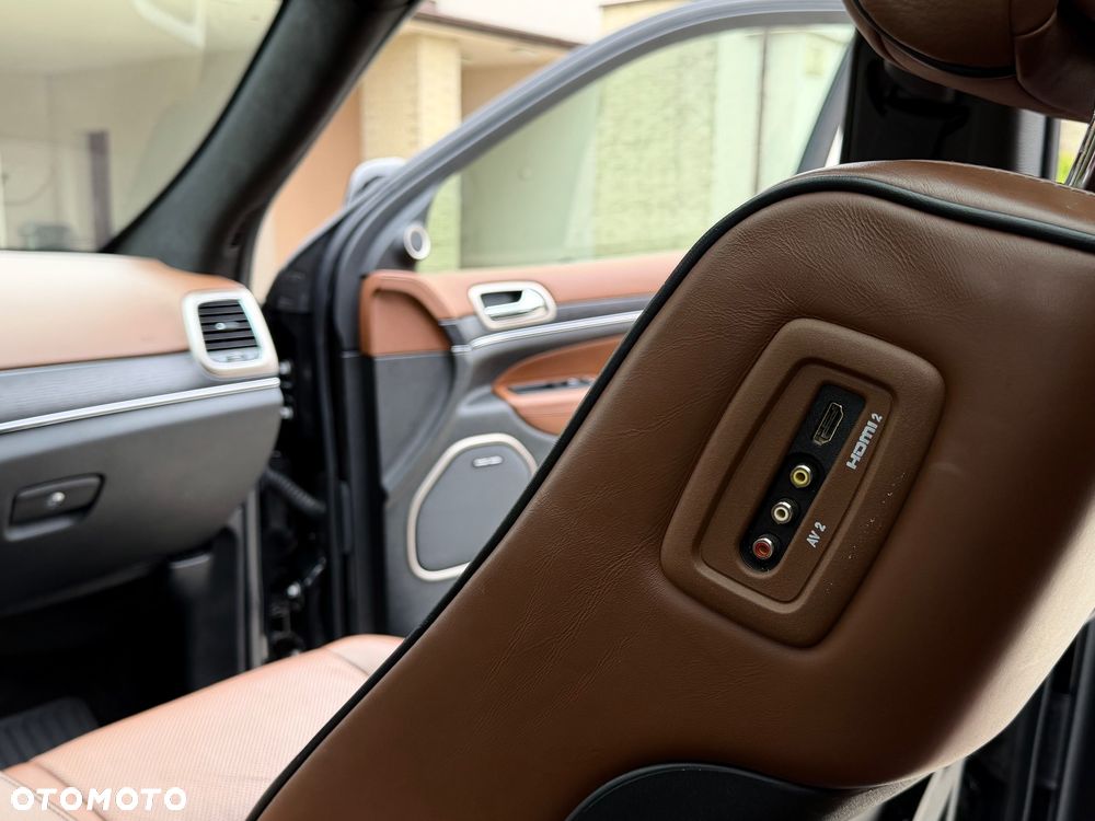 Jeep Grand Cherokee - 16