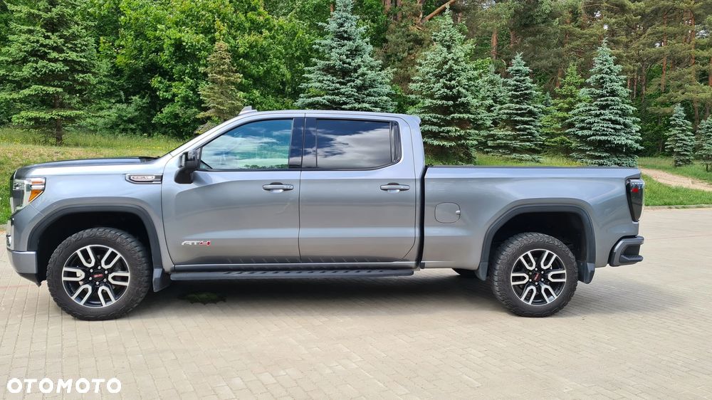 GMC Sierra - 1