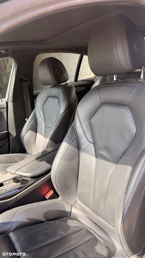 BMW Seria 5 520d xDrive - 12