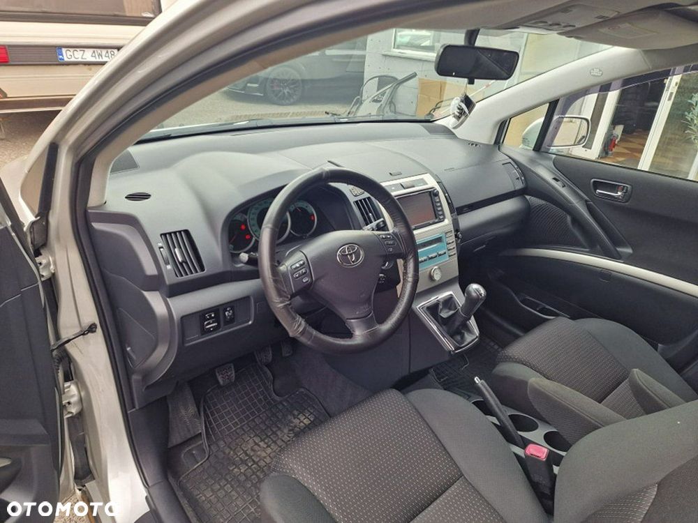 Toyota Corolla Verso - 7