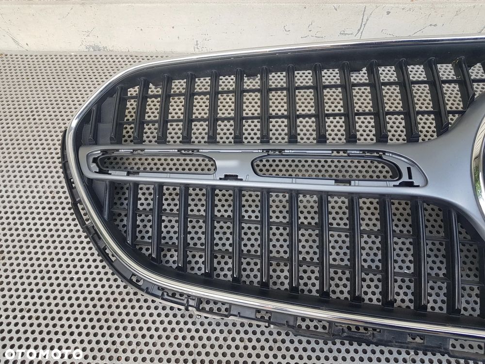 Mercedes W254 X254 GLC Grill Atrapa Znaczek - 2