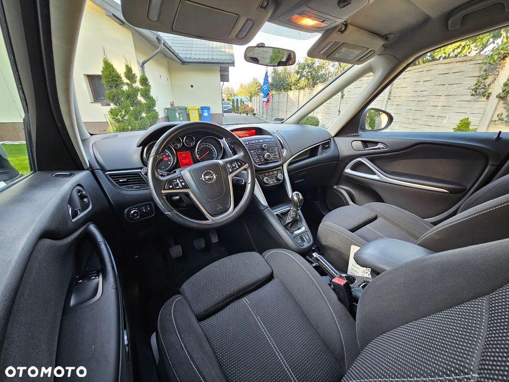 Opel Zafira - 11