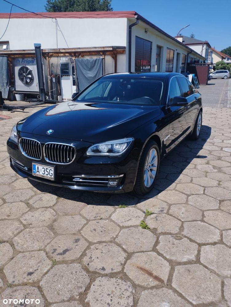 BMW Seria 7 740i - 1