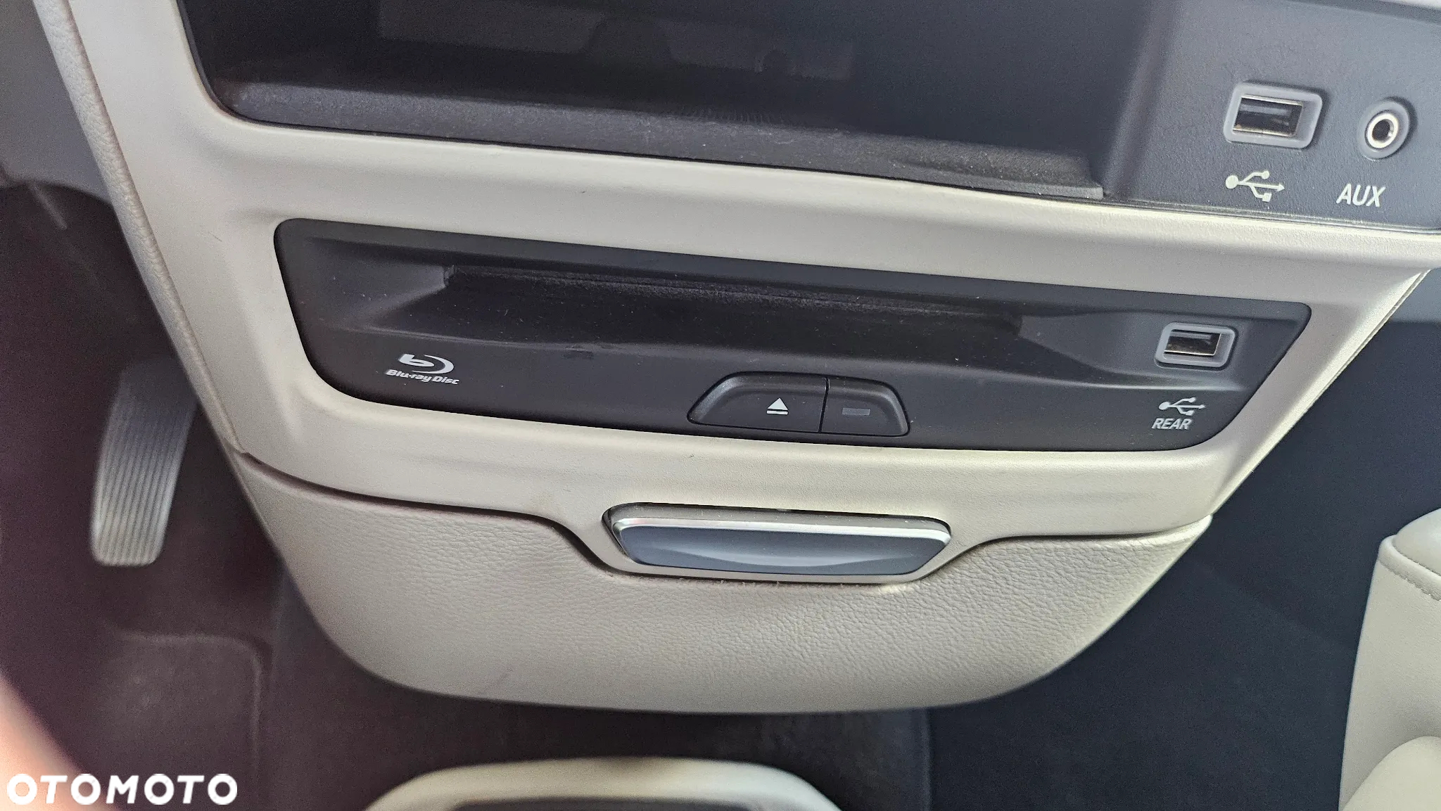 Chrysler Pacifica - 10
