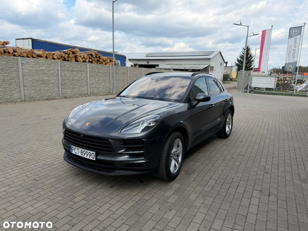 Porsche Macan - 1