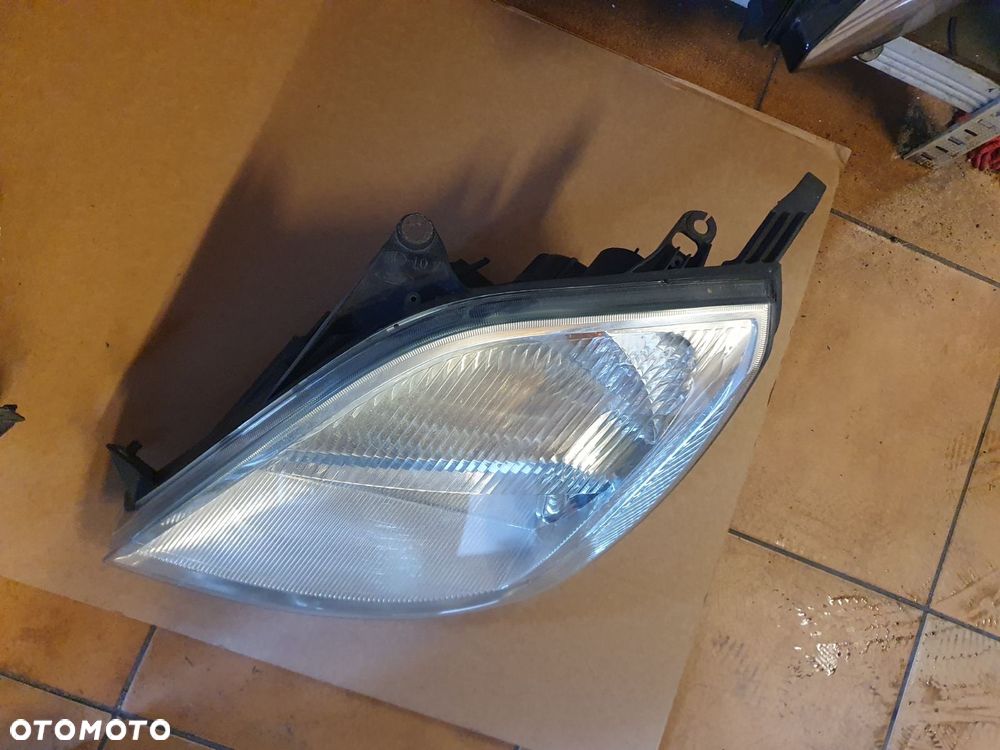 REFLEKTOR L/P FORD FIESTA MK6 VI - 5