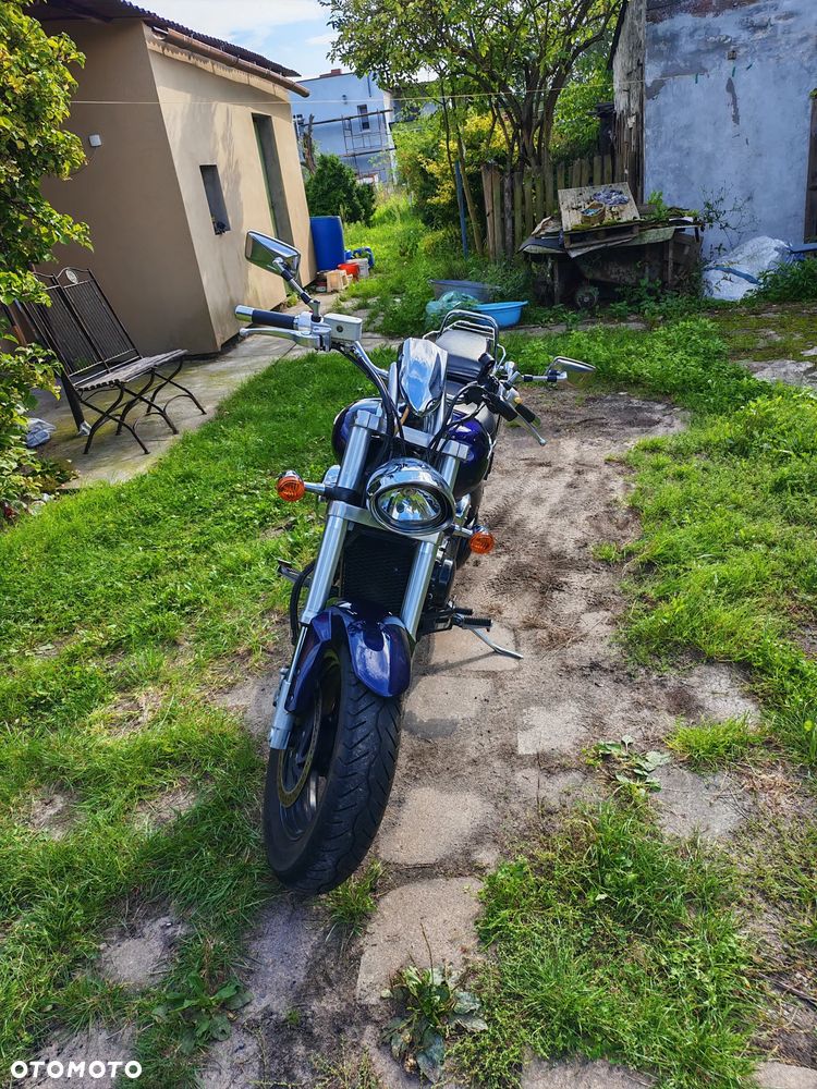 Suzuki Intruder - 3