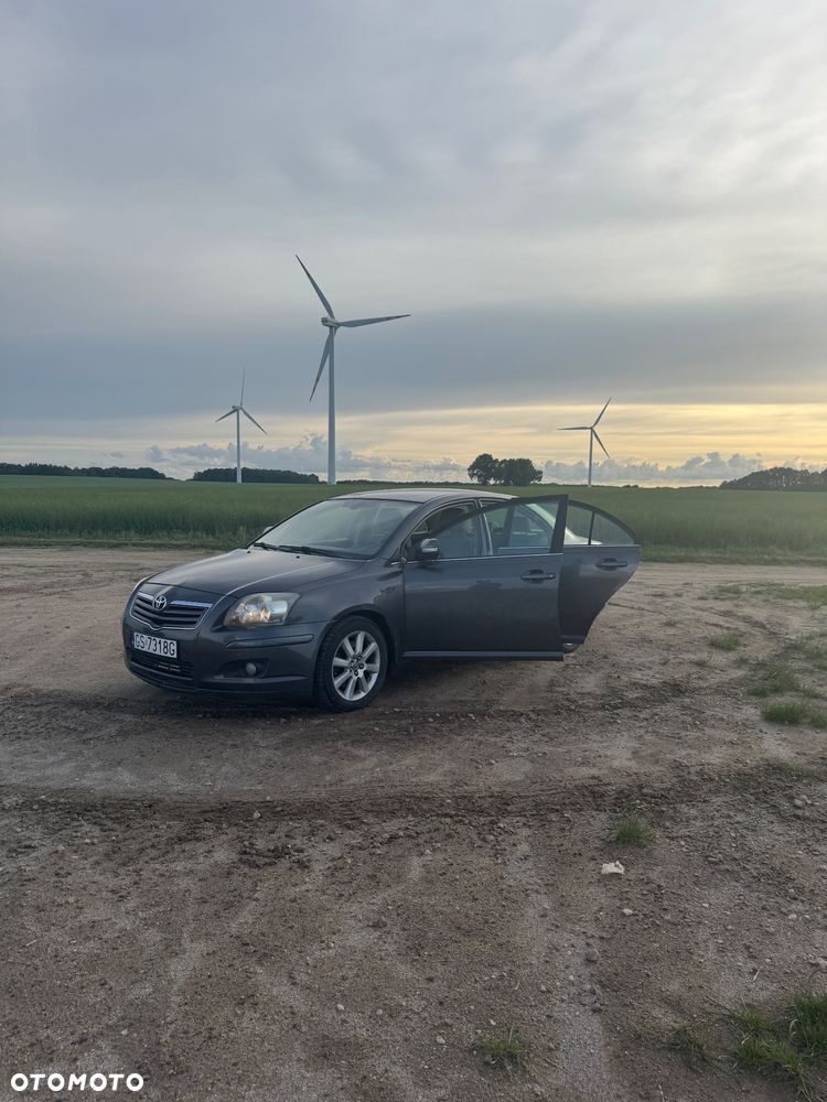 Toyota Avensis 2.0 D-4D - 10