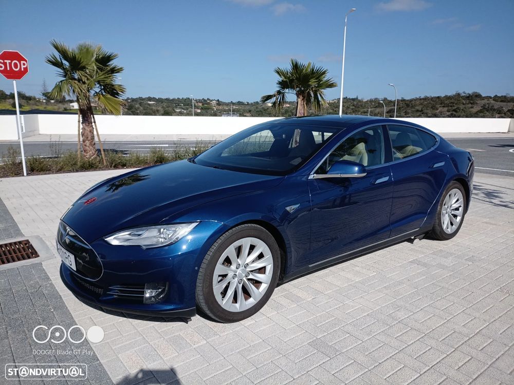 Tesla Model S - 1