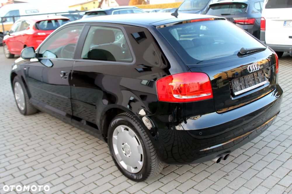 Audi A3 Sportback 2.0 TDI DPF Attraction - 4
