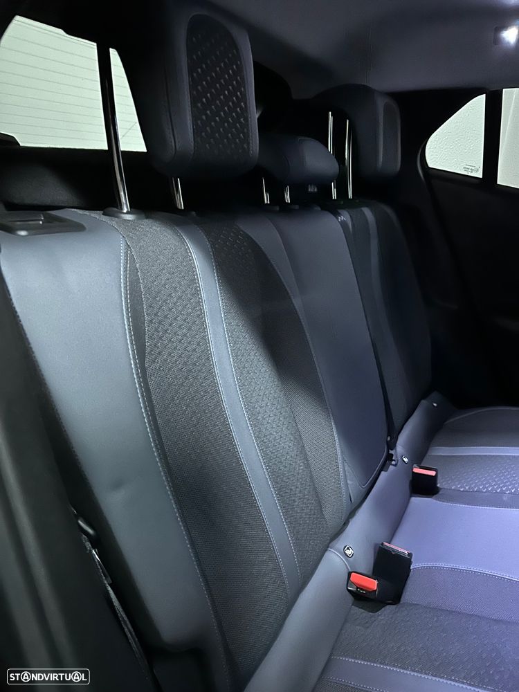 Peugeot e-2008 50 kWh Active - 16