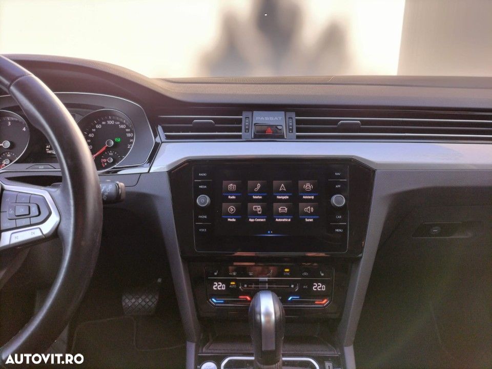 Volkswagen Passat - 8