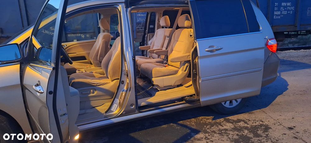 Honda Odyssey 3.5 LX - 12