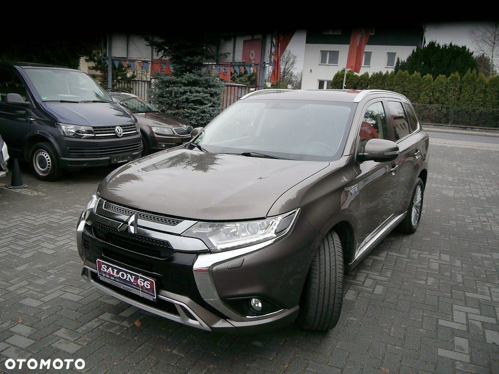 Mitsubishi Outlander - 8
