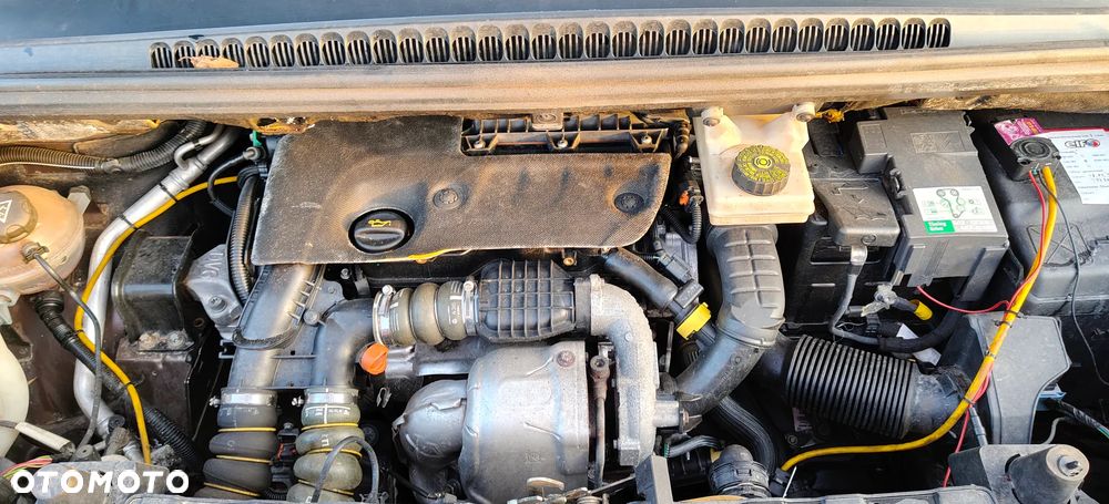 Peugeot 3008 ver-bluehdi-120-stop-start-eat6-active-business--paket - 26