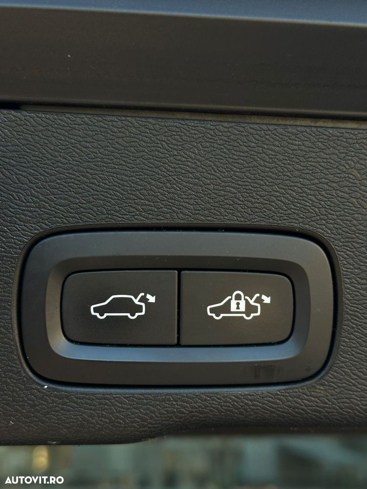 Volvo XC 60 D5 AWD R-Design - 18