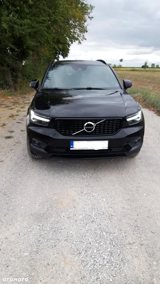 Volvo XC 40 T3 R-Design - 1