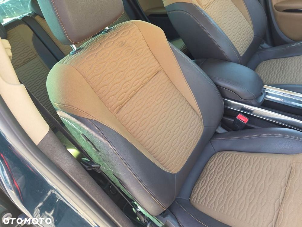 OPEL ZAFIRA C OPARCIE FOTELA PRZEDNIEGO PRAWEGO SKÓRA BRĄZOWA - 1