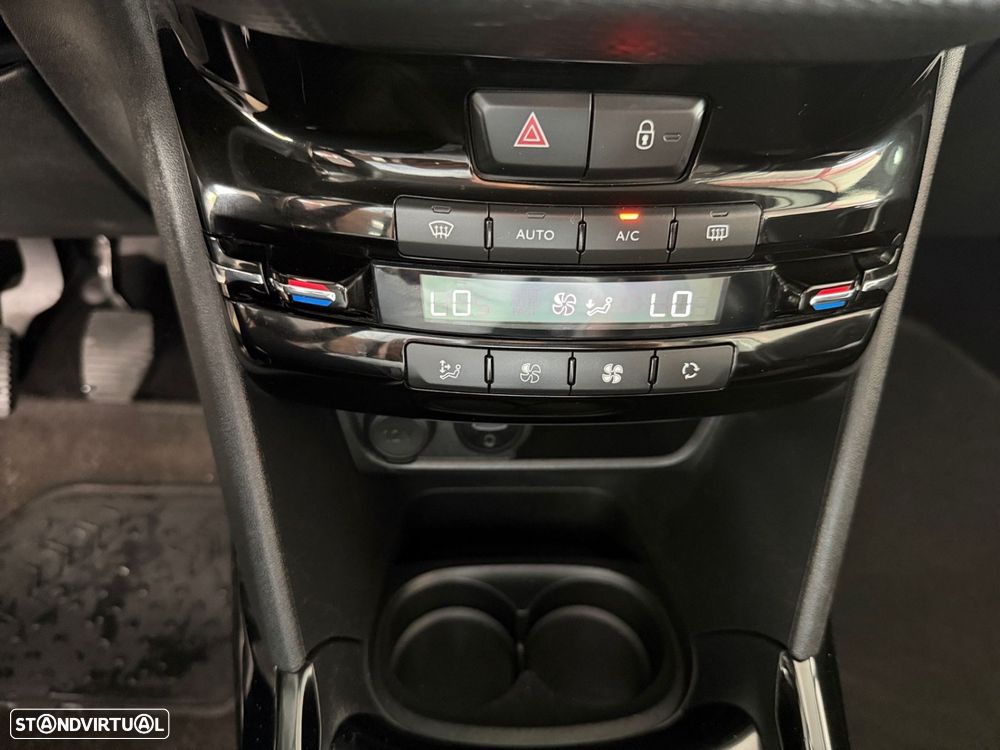 Peugeot 2008 1.6 e-HDi Allure - 16