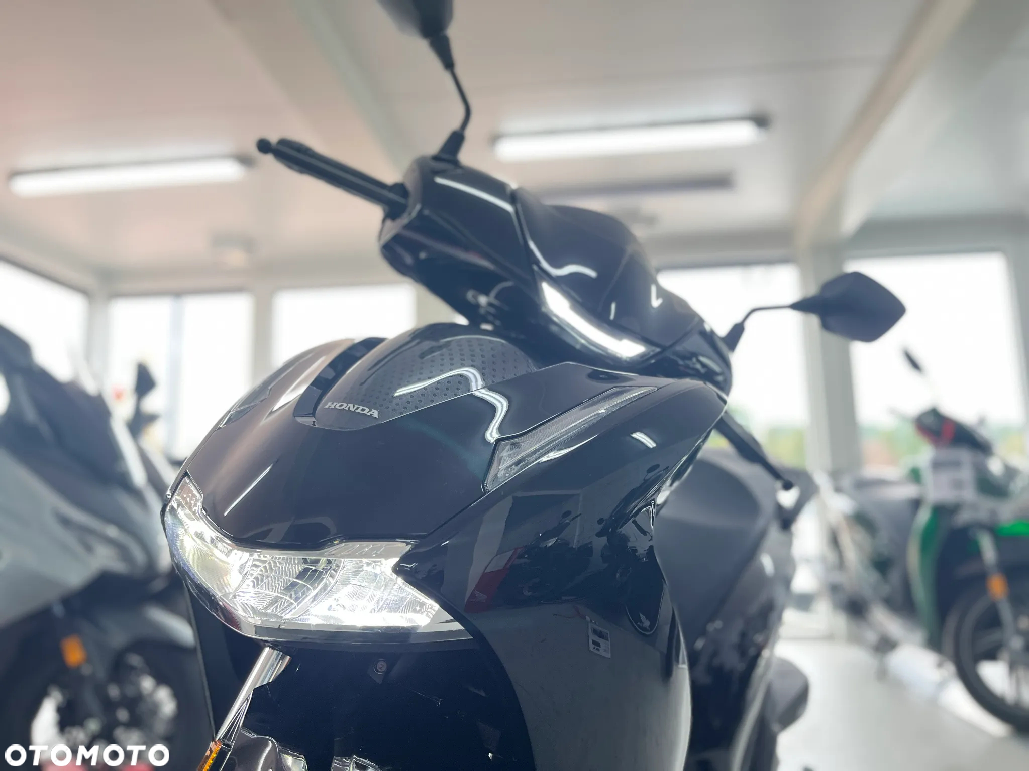 Honda SH - 9