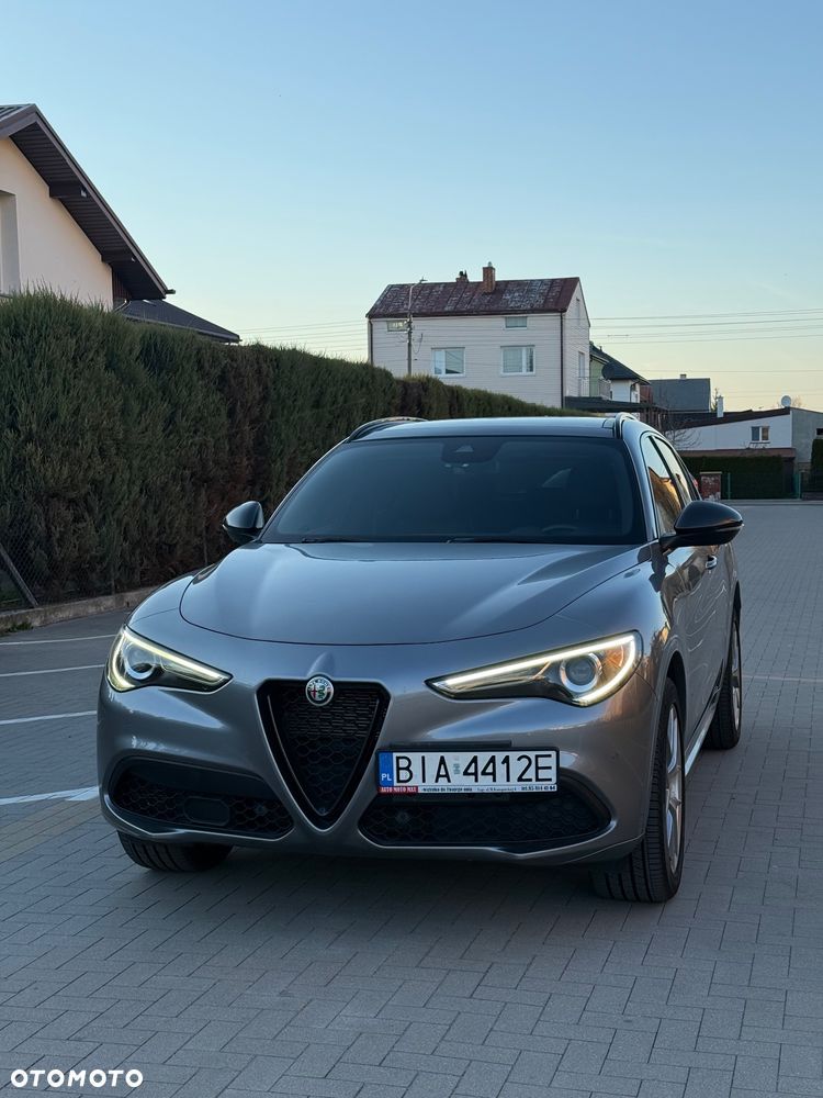 Alfa Romeo Stelvio 2.0 Turbo 16V AT8-Q4 Veloce Ti - 2