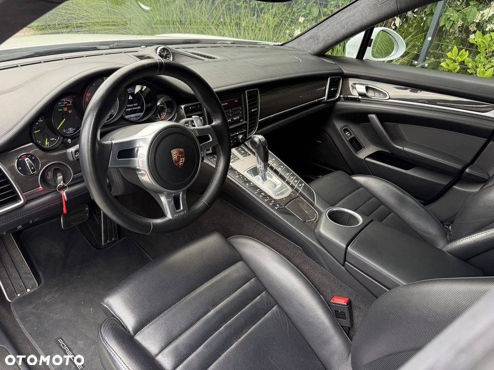 Porsche Panamera - 26