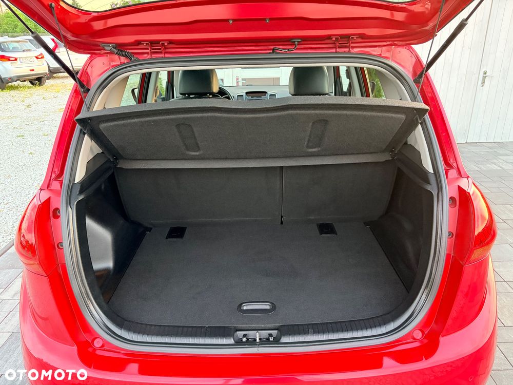 Kia Venga 1.6 CVVT Dream Team Edition - 17