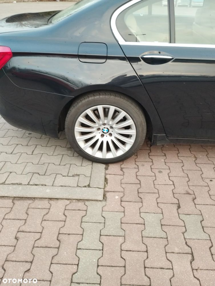 BMW Seria 7 740i - 13