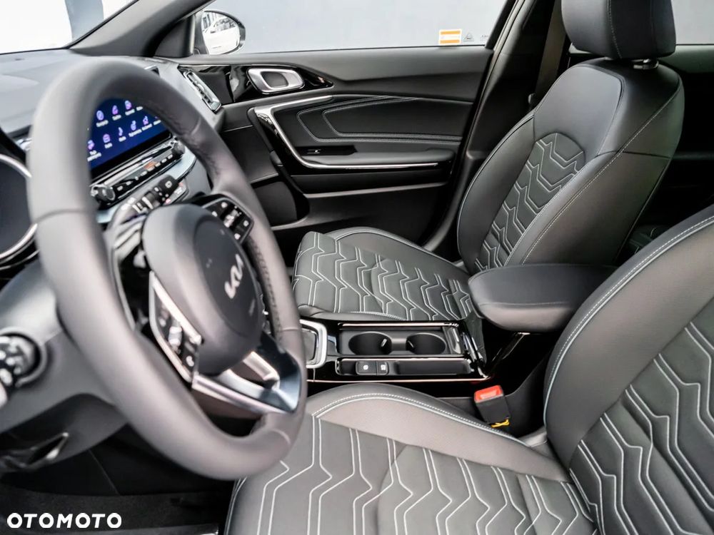 Kia XCeed 1.6 T-GDI Tribute DCT - 24