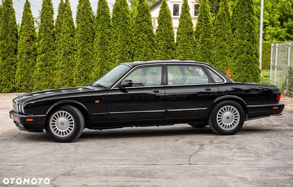 Jaguar XJ - 18