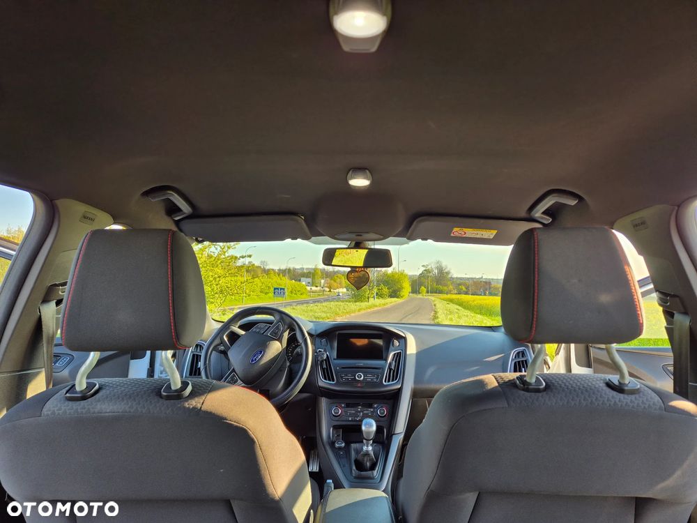 Ford Focus 1.5 EcoBlue Start-Stopp-System ST-LINE - 15