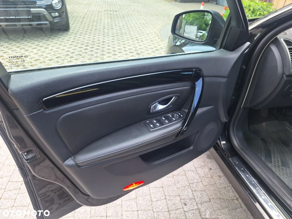 Renault Laguna dCi 180 FAP Initiale - 9
