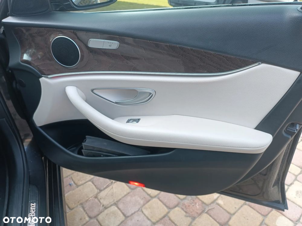 Mercedes-Benz Klasa E - 31