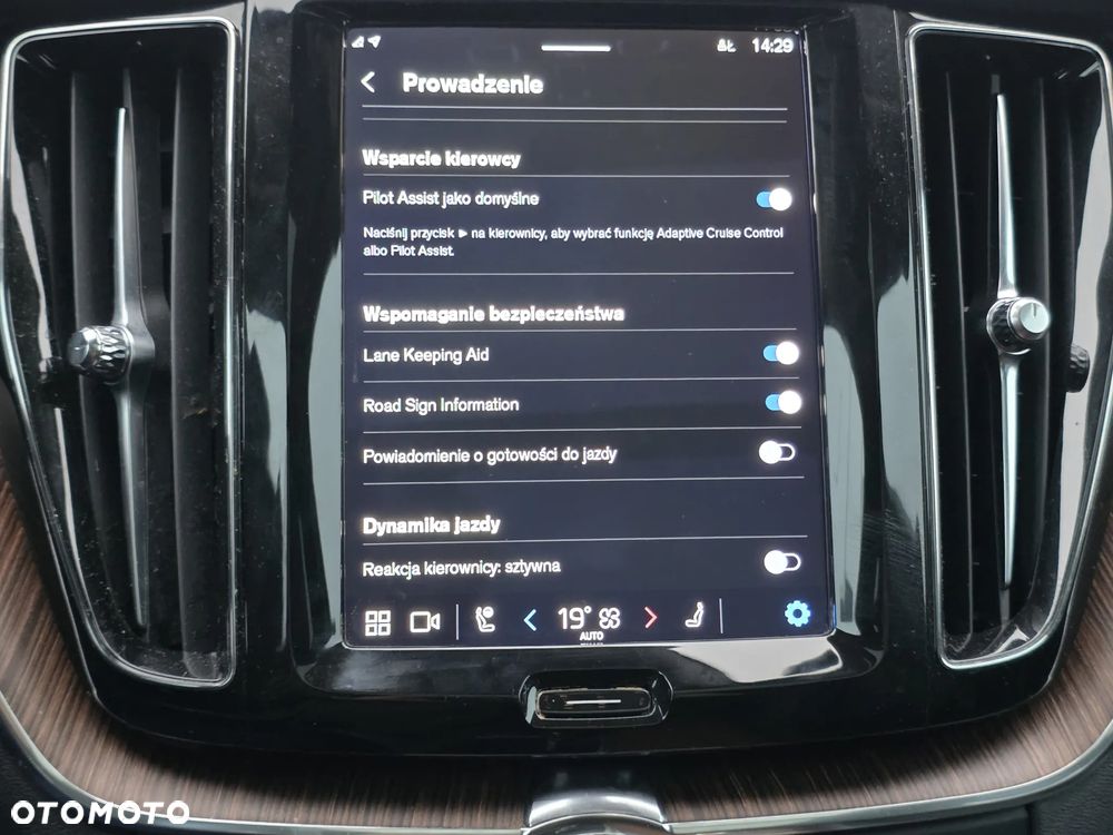 Volvo XC 60 B5 B AWD Plus Bright - 23