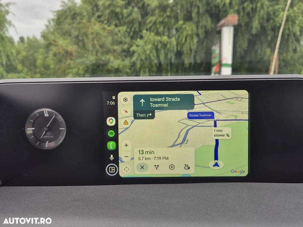 Lexus UX 250h 2.0L HEV 20H- (178 HP) 4X2 CVT Business - 14