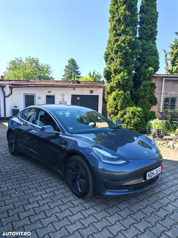 Tesla Model 3 - 25