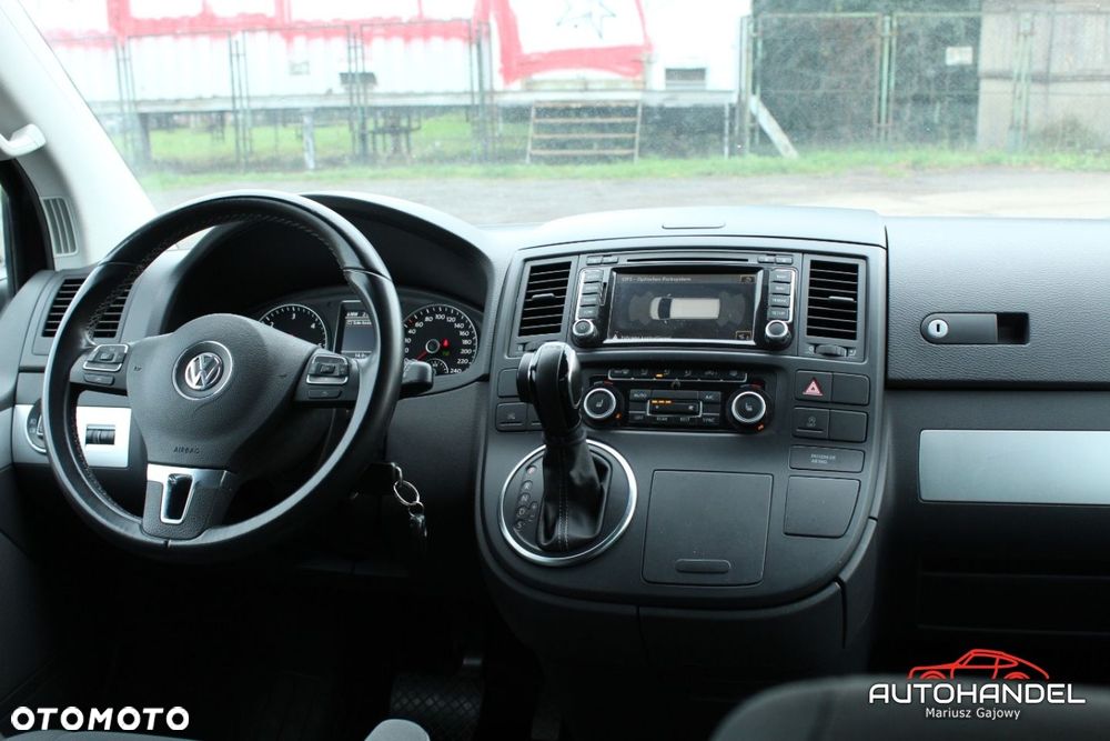 Volkswagen Multivan - 13