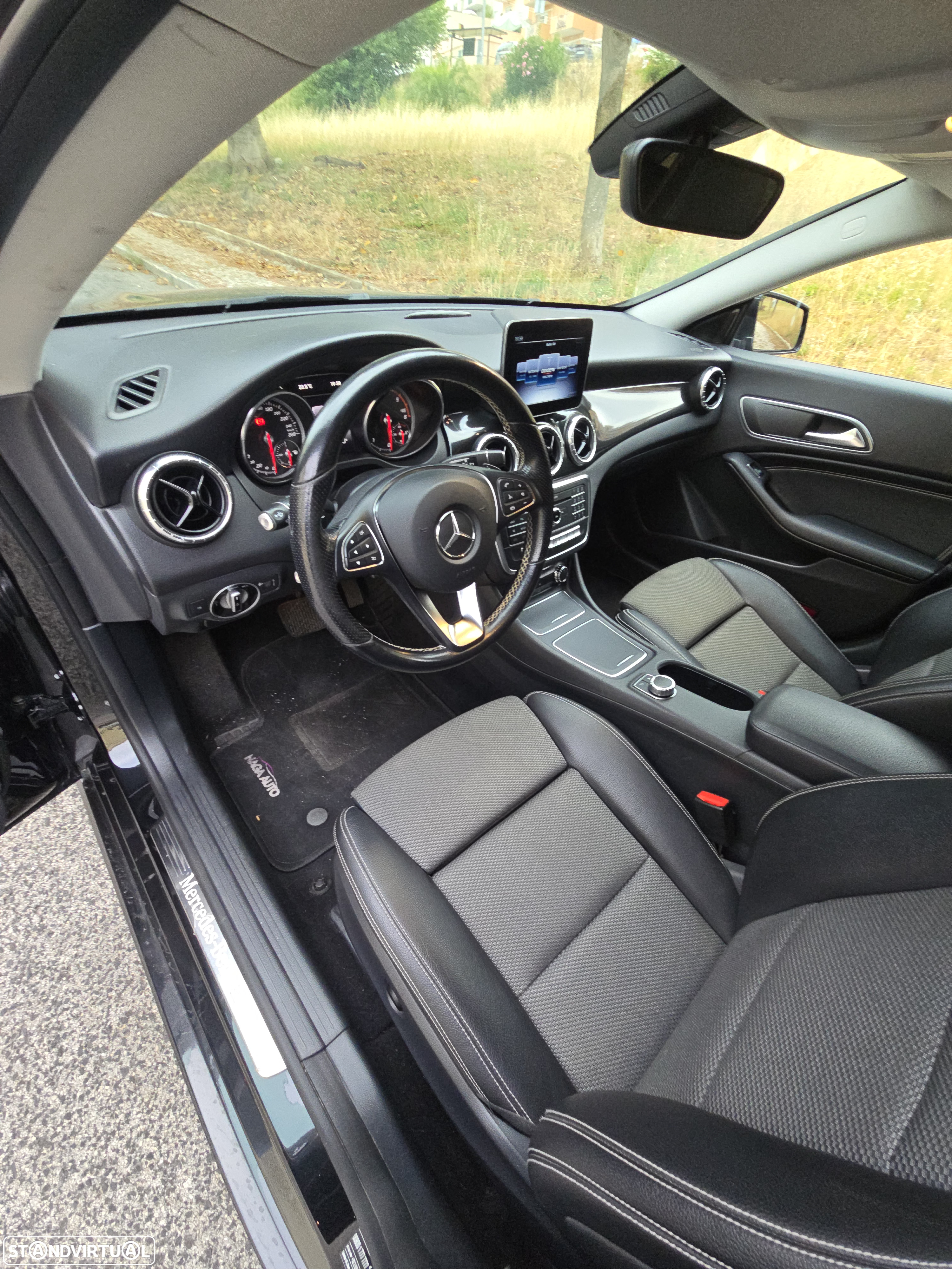 Mercedes-Benz CLA 200 d Shooting Brake Urban Aut. - 21