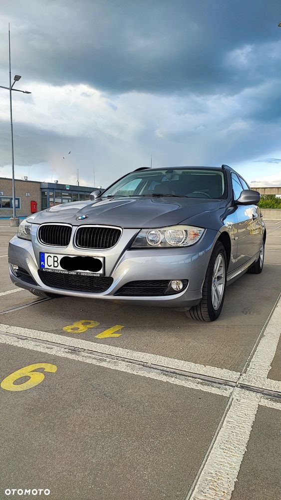 BMW Seria 3 318i - 2