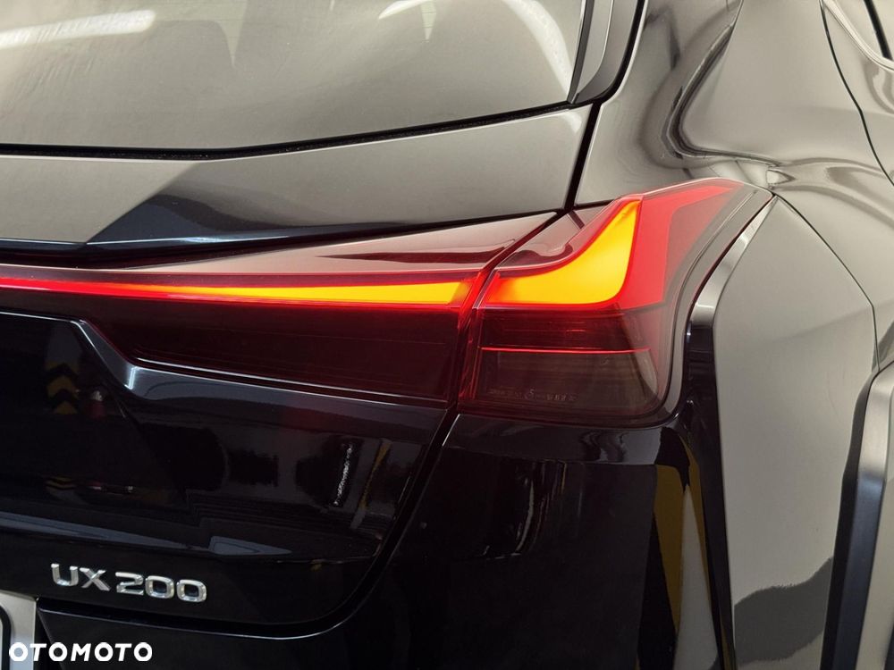 Lexus UX - 11