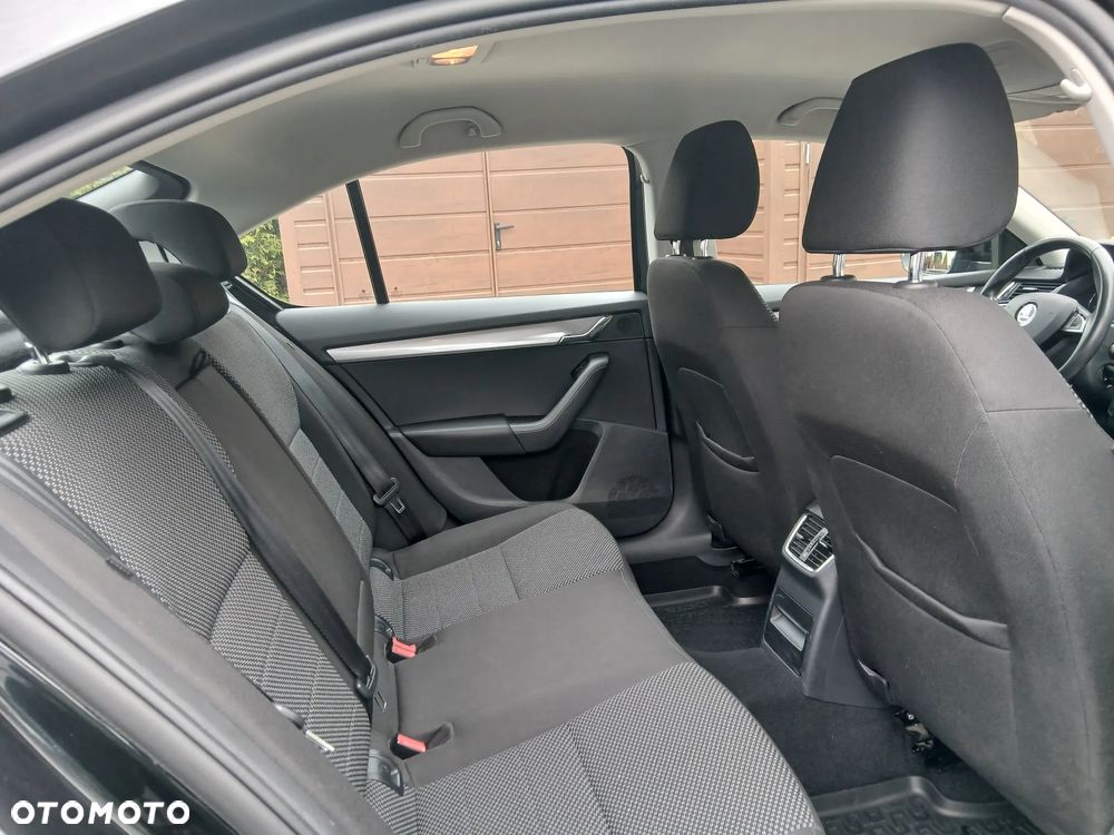 Skoda Octavia 1.4 TSI Ambition DSG - 6