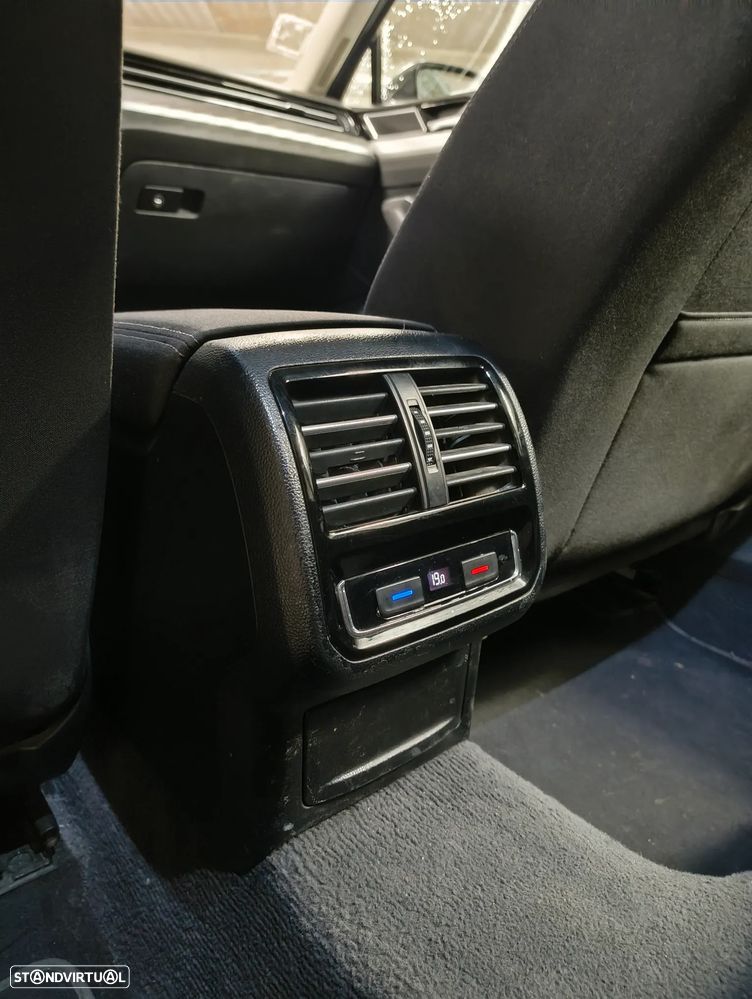 VW Passat Variant 1.6 TDI BlueMotion - 8